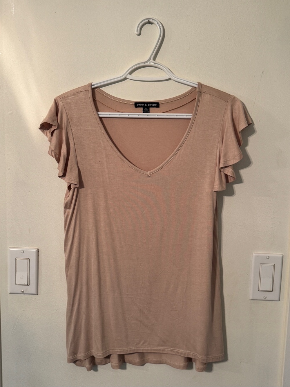 Cable & Gauge Ruffle Sleeve V-Neck Top - Taupe